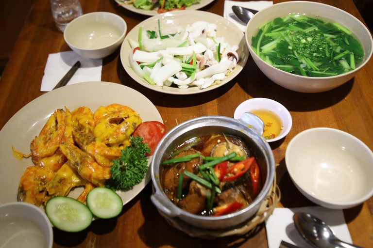 Ninh Thuan: Vinh Hy Bay and Craft Village 3-day Tour