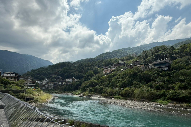 Taipei: Neidong Forest, Luxury Hot Spring & Bitan Boat Ride