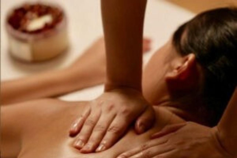 Mumbai: Ayurvedic Therapy at Sohum Luxury Spa Potli Traditional Ayurvedic Massage