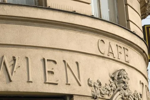 Vienna: Guided Viennese Coffee-House Tour
