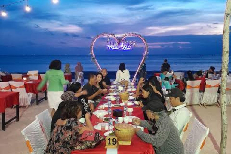 Bali: Turtle Island Glazen Bottam Boot met Romantisch Diner