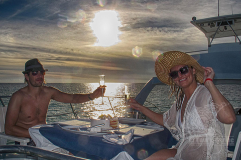 Punta Cana: Private Sunset Dinner Cruise