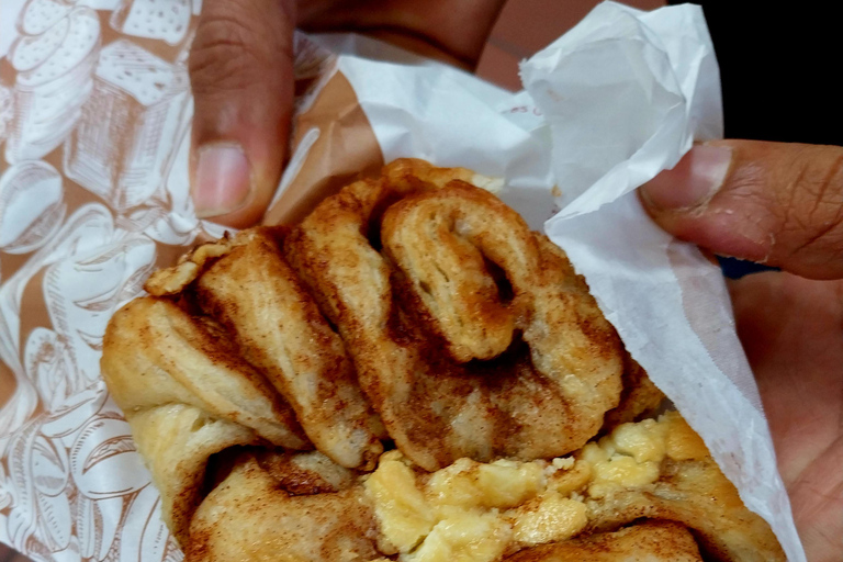Hamburg: Guided Foodie Walking Tour with Tastings Hamburg Secret Food Tour