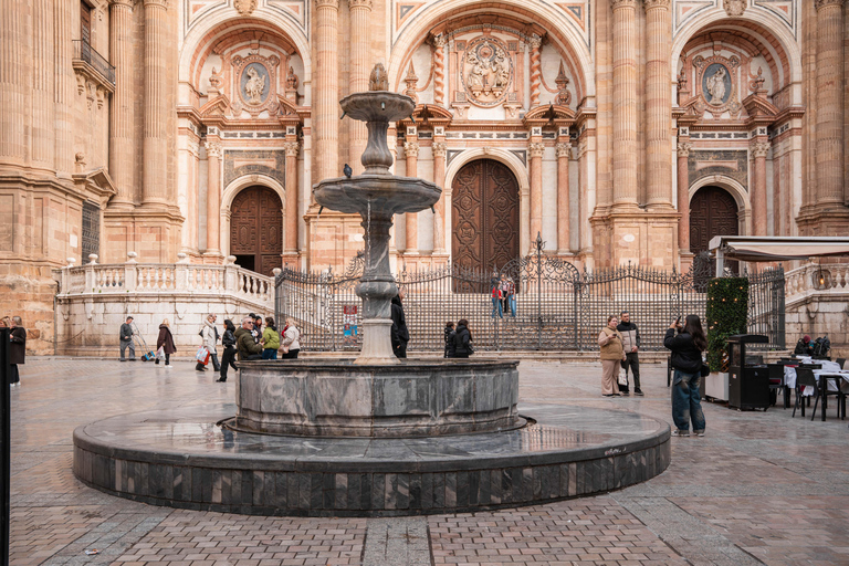 Málaga: Gourmet Tapas and Wine Tour