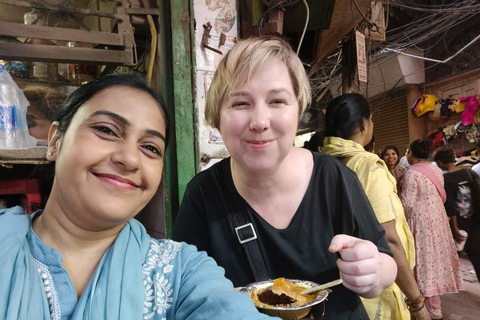 德里：女性导游陪同的旧德里豪华之旅与嘟嘟车体验德里：老德里奢华之旅（女导游陪同，嘟嘟车接送）