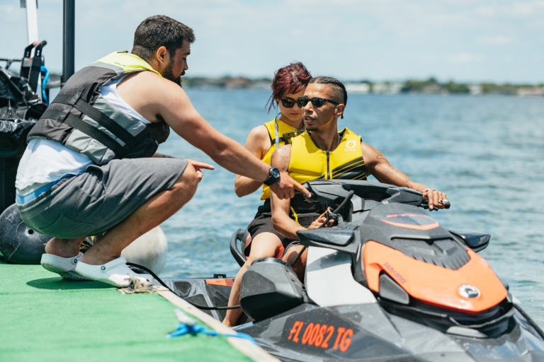 Miami: Jet Ski & Boat Ride on the Bay 60-Minute 10 People 5 Jet Skis: All Fees Included