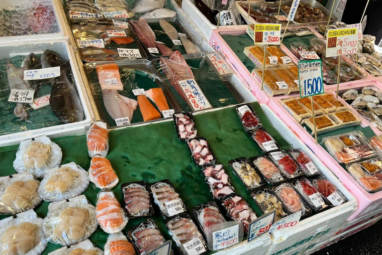 Tokyo: Hommonji Temple Breakfast & Tsukiji Market Tour