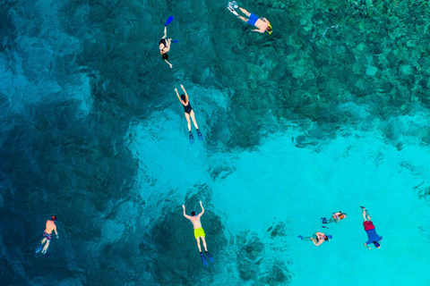 Sorrento: Excursión en yate por Capri y la Gruta Azul con snorkel