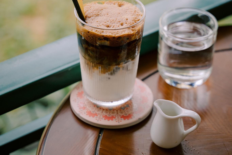 Hoi An: Hidden Gems Walking Tour with Coffee Tasting