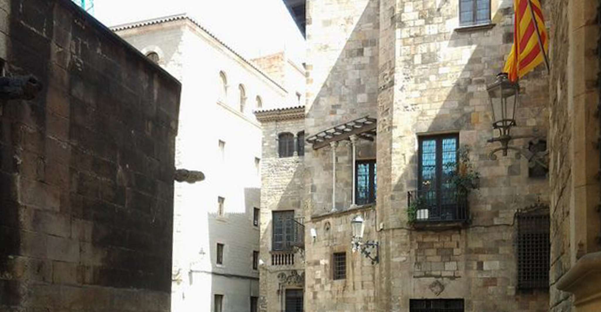 Barcelona: Gothic Quarter Legends Walking Tour with Tapas photo 13