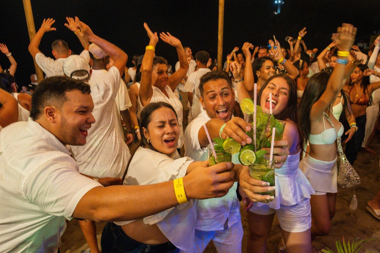 Santa Marta: Sunset White Party Catamaran & Beach Club