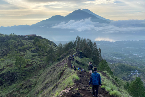 Escalada ao nascer do sol no Monte Batur com guia profissionalSem transferência