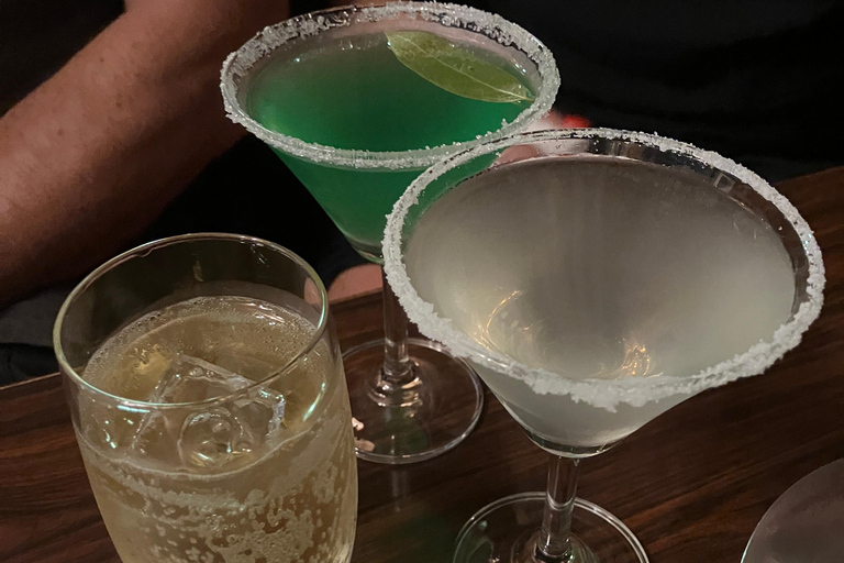 Retro Yokohama Bar Hopping 101 Tour w Noge_3 godz.Retro Yokohama Bar Hopping 101 dla początkujących w Noge