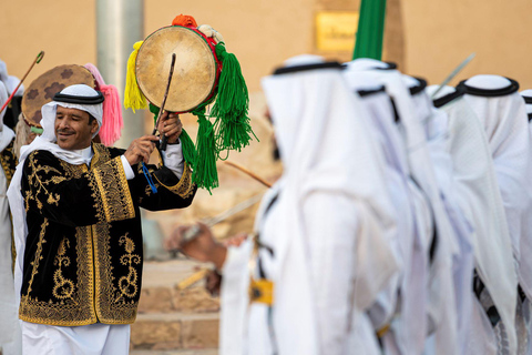 Alula: Day Trip with Snacks and Drinks