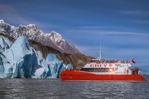 Torres del Paine : croisière de 3 h jusqu&#039;au glacier Grey