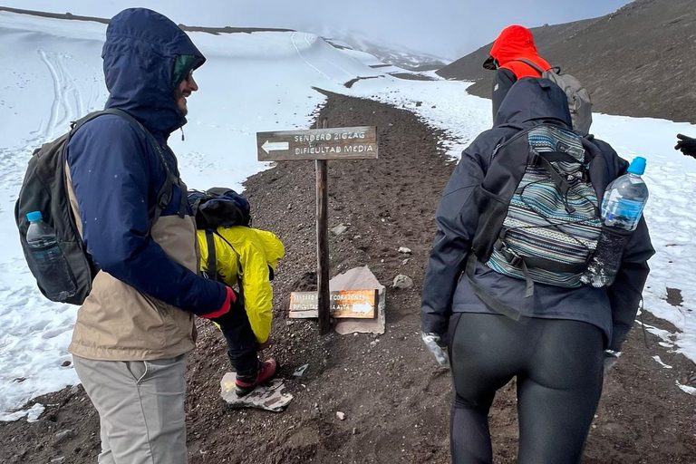Quito: Cotopaxi National Park Hiking and Biking Tour