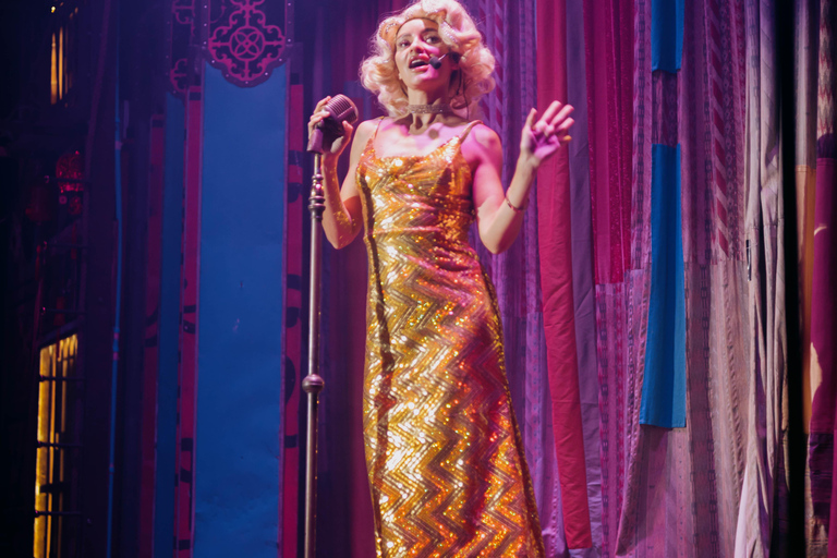 Phuket: Junkyard Theatre Dinner and Show - VIP Ticket