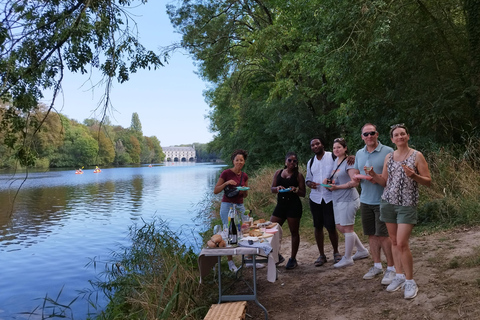 Chenonceau: giro guidato in ebike e pranzo al sacco con vino e formaggioDivertente tour in ebike a Chenonceau con degustazione di vini e formaggi