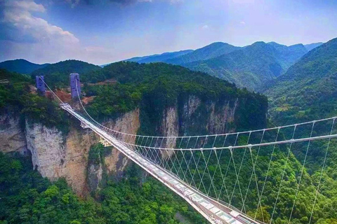 Szklany most w Zhangjiajie | Ekscytujące doświadczenie podniebnego spaceru