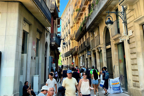 Barcelone : visite à pied de la Sagrada Família et du quartier gothiqueEnglish Guide