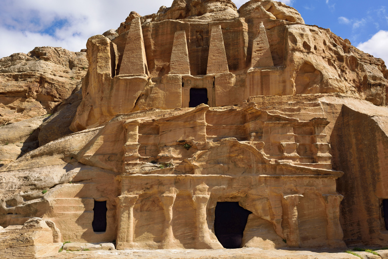 Aqaba: Privater Transfer nach Petra mit Wi-Fi und Wasser