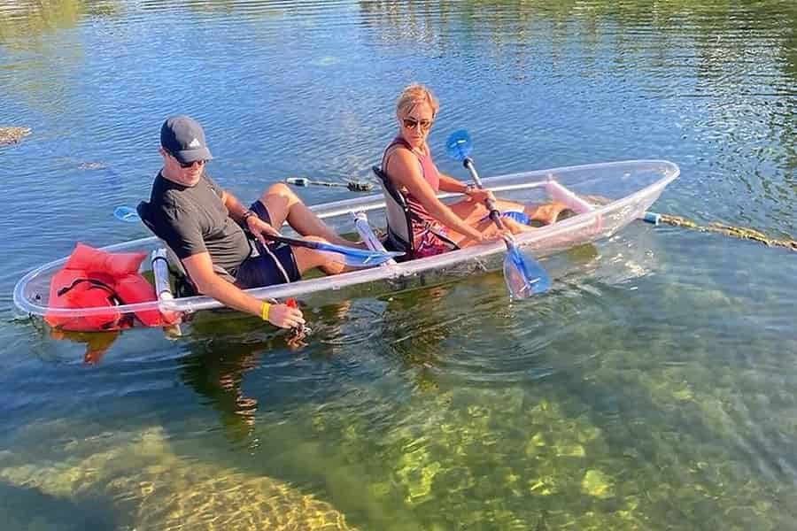 Crystal River: Schnorcheltour mit Seekühen im transparenten Tandem-Kajak. Foto: GetYourGuide