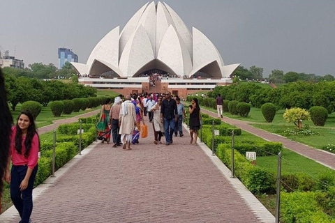 Delhi: Shared Group Tour + Free Qutub Minar Entry Ticket New Delhi Tour with Guide+Transport+ 1 Ticket