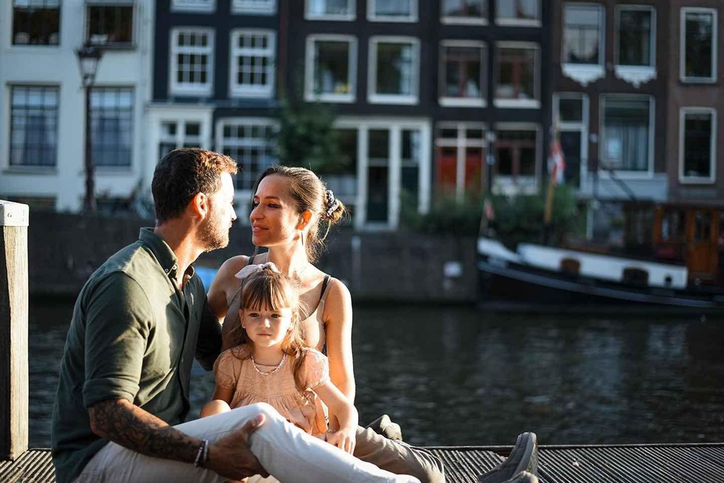 Amsterdam: Private Photoshoot in iconic locations
