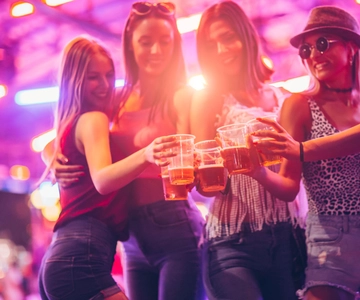 Berlim: Visita a bares e festas com shots grátis e acesso a clubes VIP