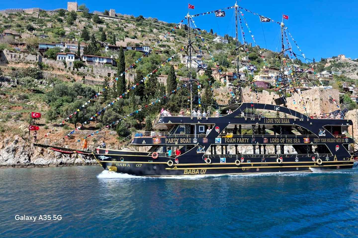 Alanya: Pirate Boat Trip with Optional Pick Up and Lunch