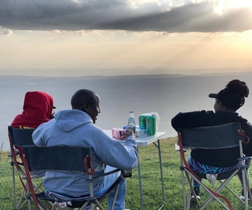 * Nairobi: Ngong Hills Sundowner Tour with Snacks. AW