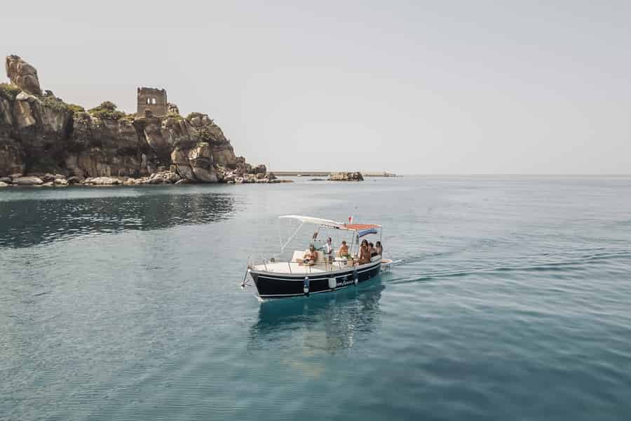 Ausflüge entlang der Küste von Cefalù mit Baden, Schnorcheln und Aperitif. Foto: GetYourGuide