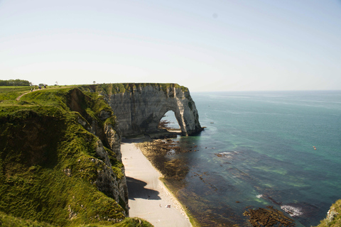 Paris: Étretat Cliffs & Mont St-Michel Day Tour