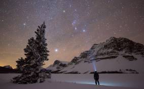 Banff: Sunset and Stars Evening Walking Tour