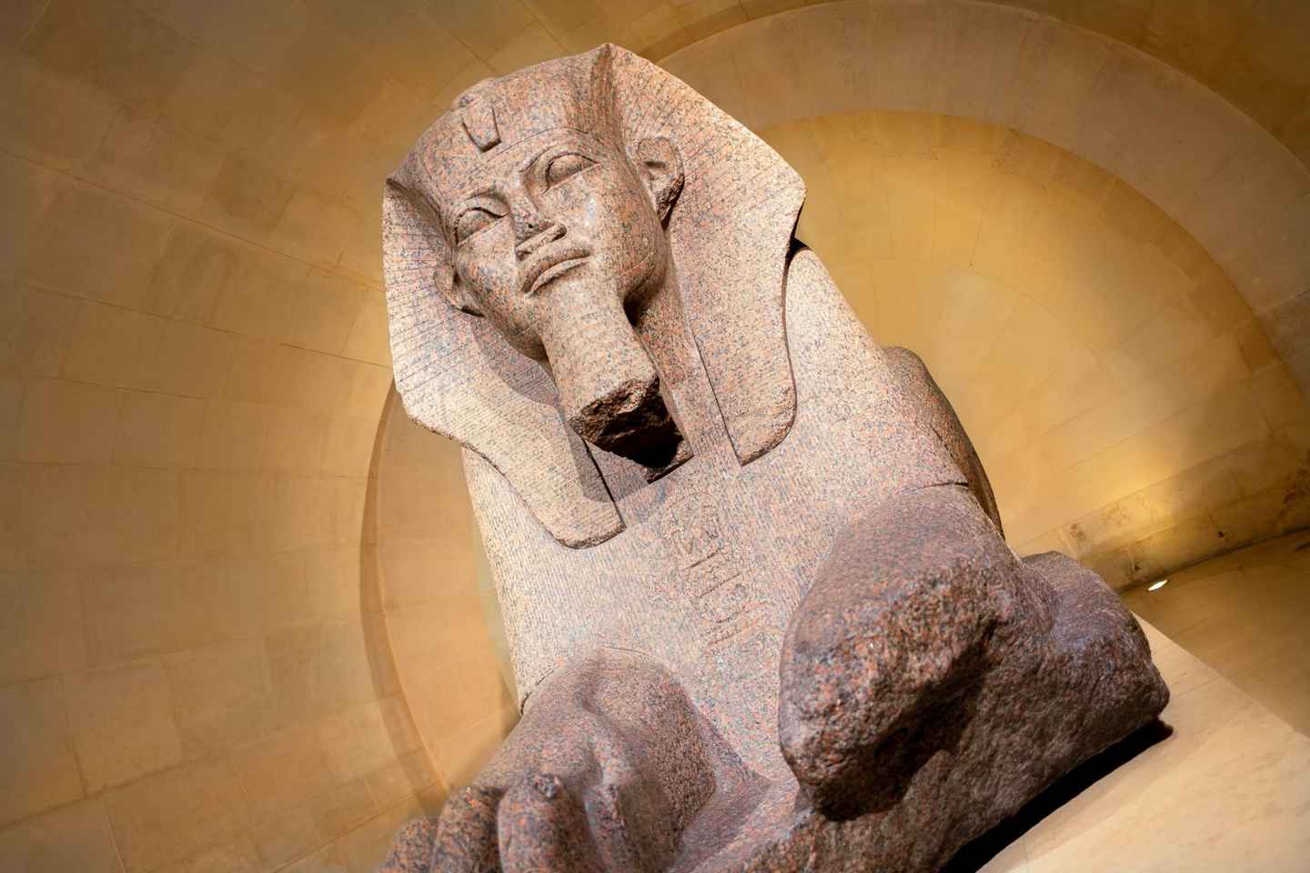 Mona Lisa et Trésors : Expérience Louvre en Petit Groupe (6 personnes max)