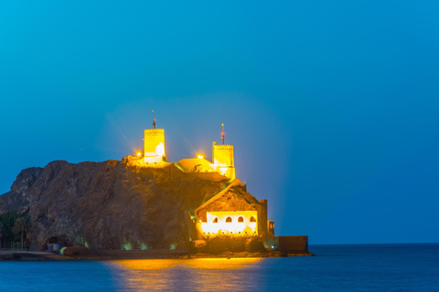 Tour della città di Muscat di notteMini Van 5 - 7 passeggeri