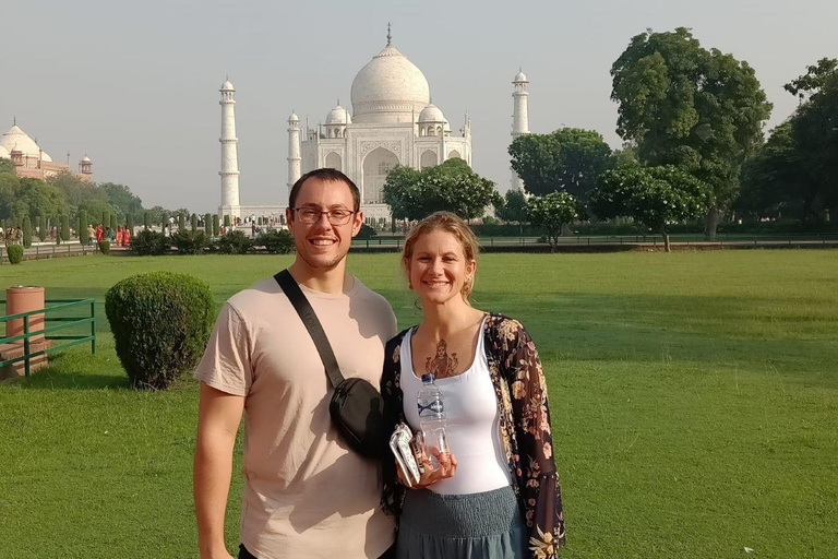 Delhi : excursion privée d'une journée au Taj Mahal et à AgraExcursion avec voiture climatisée, chauffeur et guide