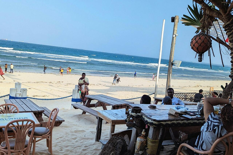 DAR ES SALAAM : TOUR DELLA CITTA' DI DAR ES SALAAM DI 5 ORE CON AUTO PRIVATADAR ES SALAAM : Tour della città di DAR ES SALAAM di 6 ore con auto privata