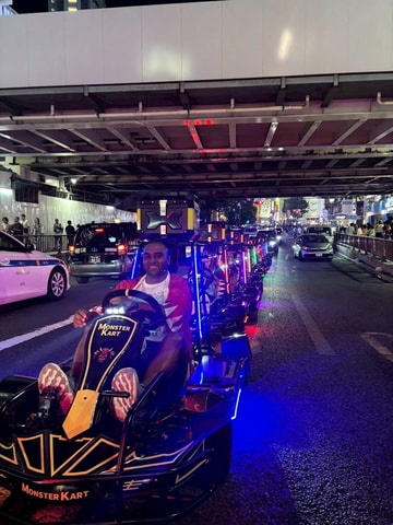 Tokyo/Shibuya: Guided Go-Kart Sightseeing Experience
