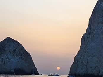 Crociera al tramonto alla scoperta dell'isola – Una giornata magica nella baia di Laganas