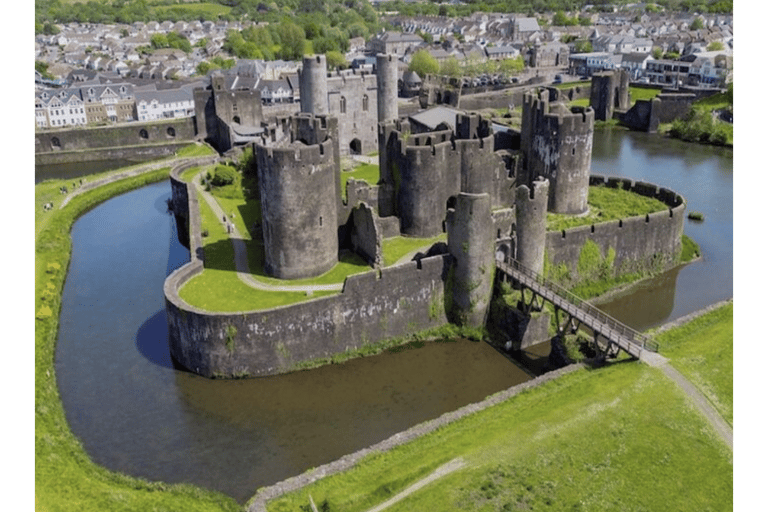 Cardiff: Brecon Beacons, Castle, and Waterfalls Day Trip