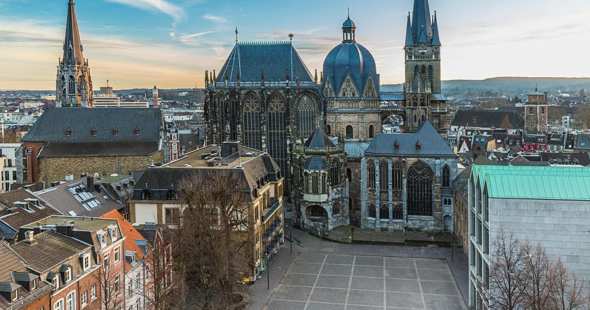 Aachen: Express Walk with a Local in 60 minutes | GetYourGuide