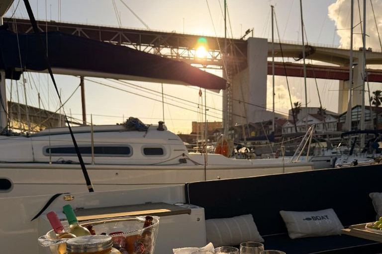 Lisbon Sunset Luxury Boat Vibes with Drinks & Pizza Lisbon Luxury Cozy Cruise with Drinks & Pizza