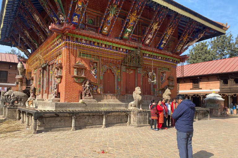 Kathmandu: Wood Carving Workshop and Changunarayan Tour
