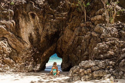El Nido–Coron Boat Expedition with Cultural Experience El Nido to Coron Boat Expedition with Cultural Experiences
