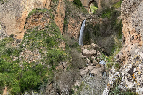 Ronda: Via Ferrata in the Tajo de Ronda with a live guide and gear included Ronda: Via Ferrata on the Tajo de Ronda with a tour guide and gear included