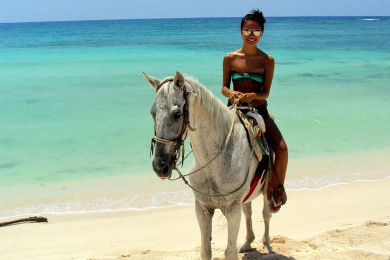 Punta Cana: Reitabenteuer mit kostenloser Abholung vom HotelPunta Cana: Higuey-Expedition, kulturelle und historische Tour, Safari