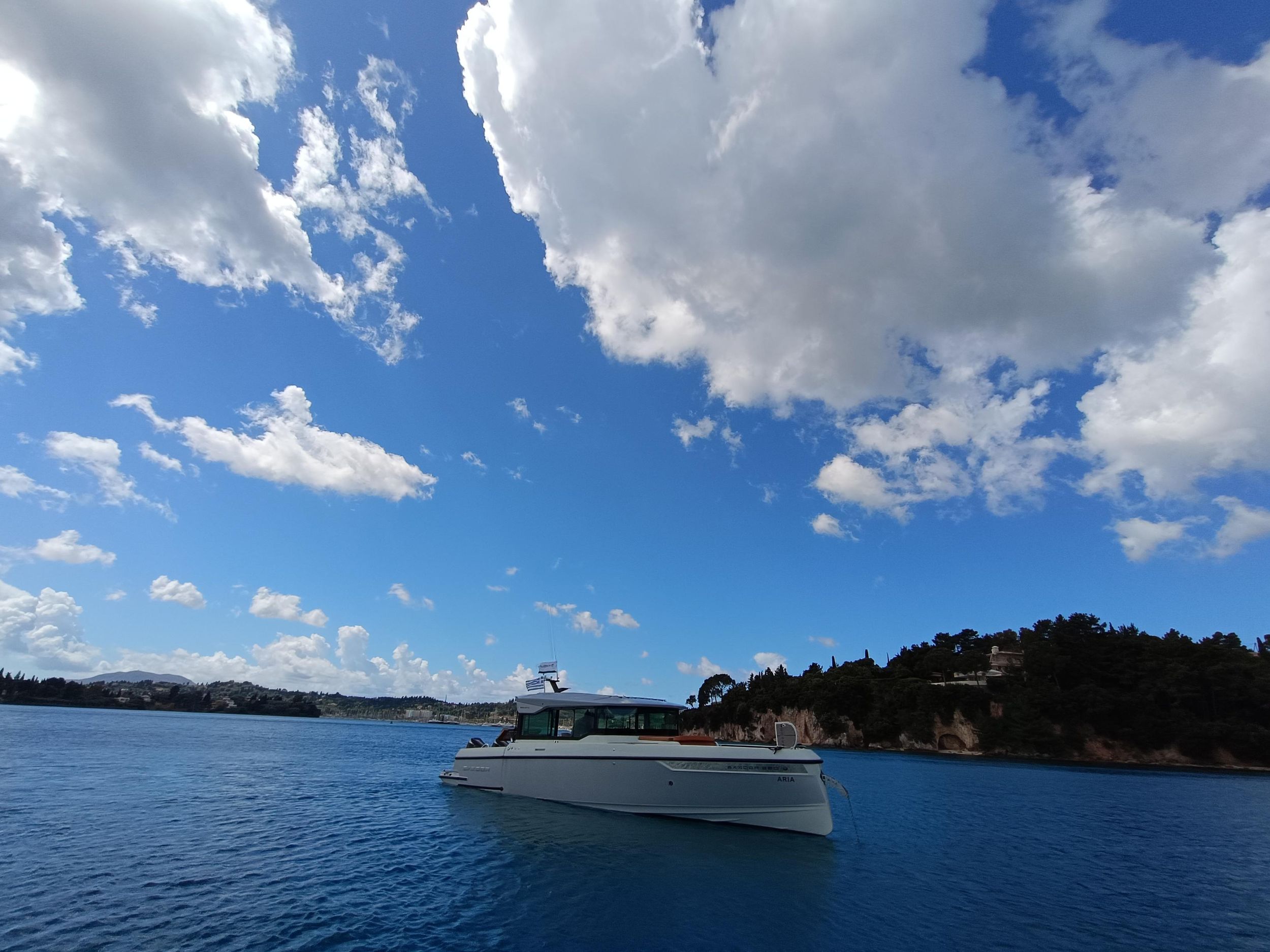 Private Tageskreuzfahrt mit einer Yacht an der Nordostküste von Korfu