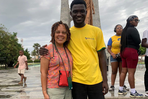 Accra: 2-Day Cape Coast and Nature Tour with Guide