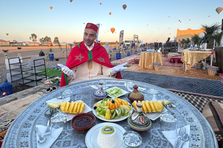 Marrakech: Royal Breakfast with Hot Air Balloons view